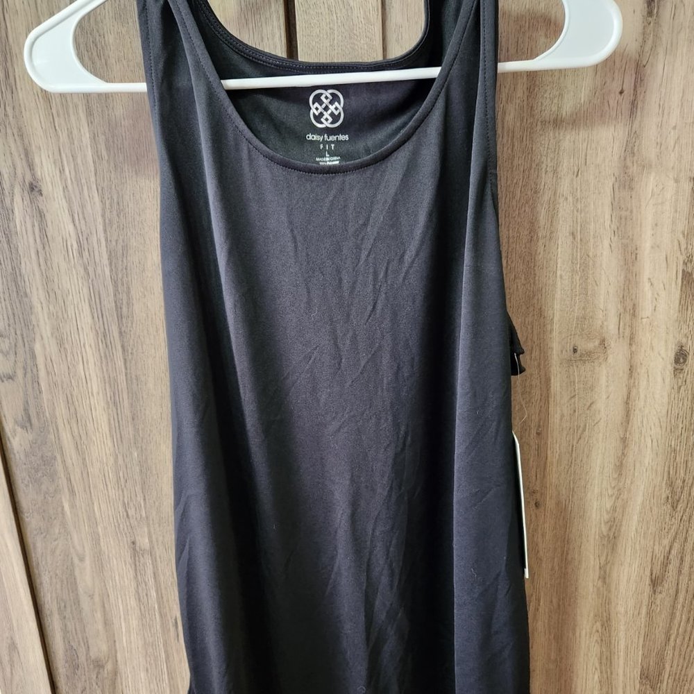 NWT Daisy Fuentes Active tank Large